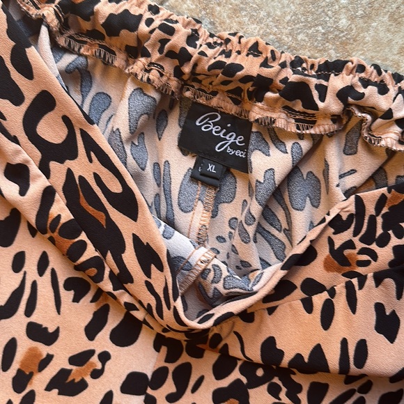 🎉Host Pick🎉 Cheetah-Print Short Pants - Picture 4 of 6